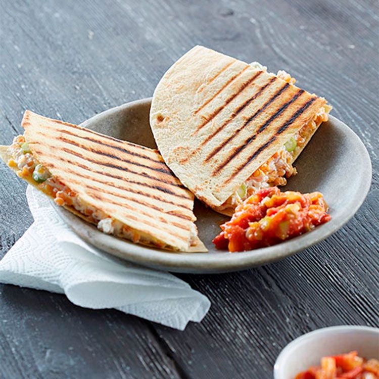 Quesadillas de lentejas con salsa de tomate Quesadillas de lentejas con salsa de tomate