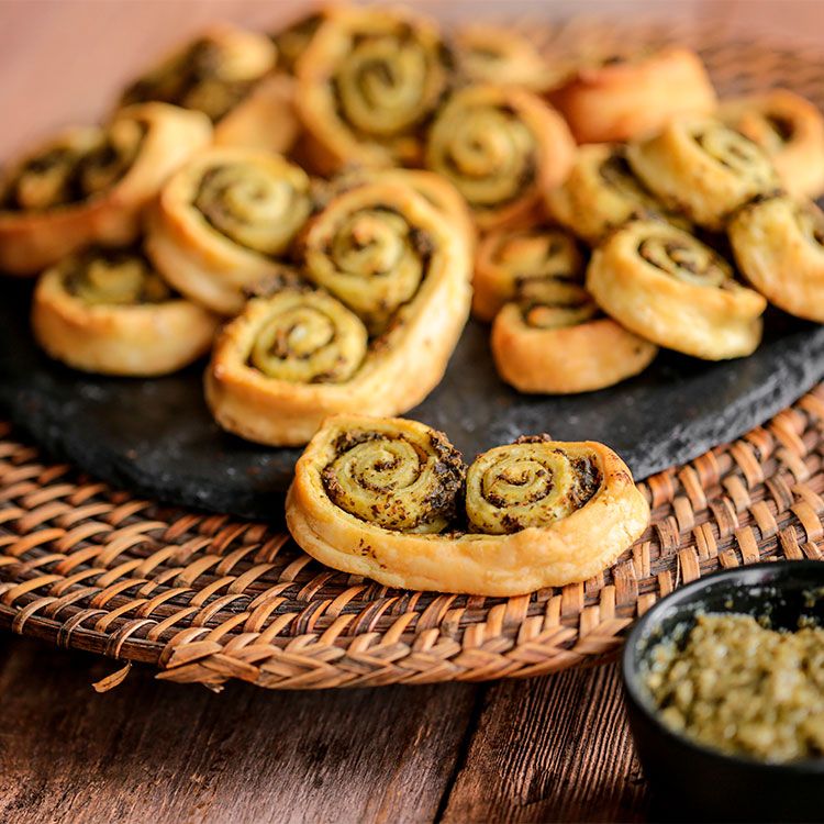 Palmeritas con pesto de pistachos Palmeritas con pesto de pistachos