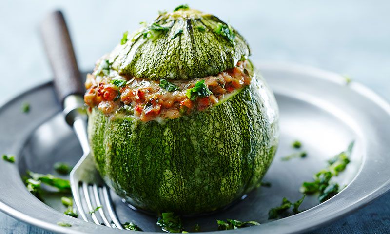 Calabacines rellenos de atún, un plato ligero y muy fácil