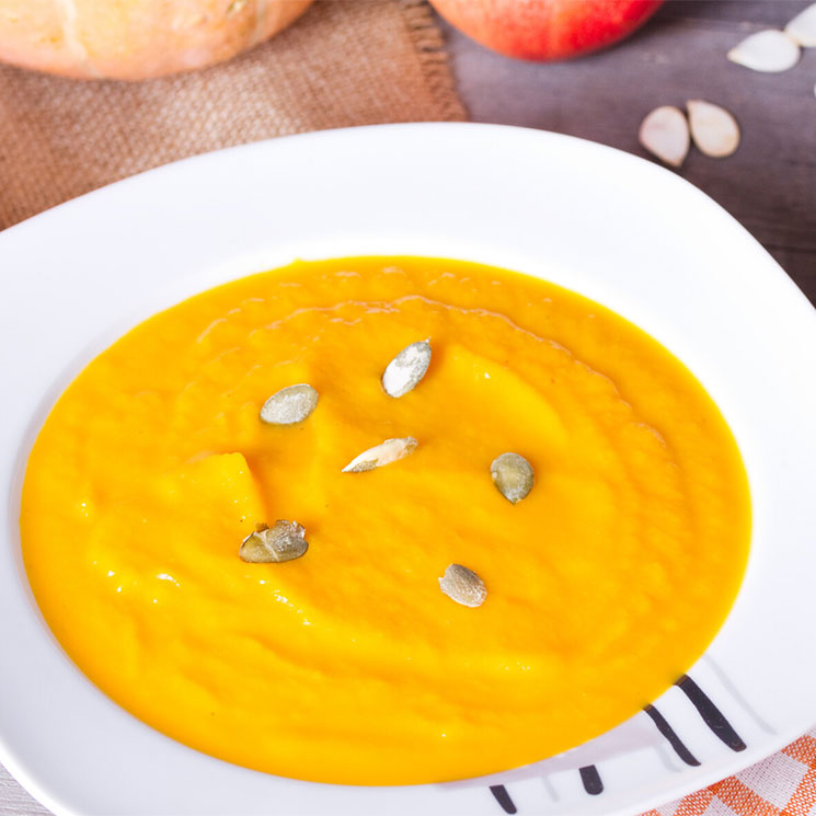 Crema de calabaza al curry con pipas Crema de calabaza al curry con pipas