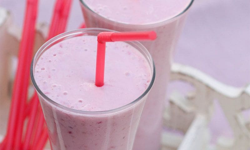 Batido de frambuesa con leche de almendras