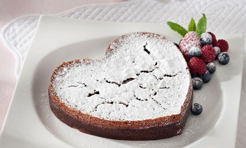 Bizcocho de chocolate en corazón