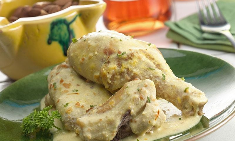 Pollo en pepitoria