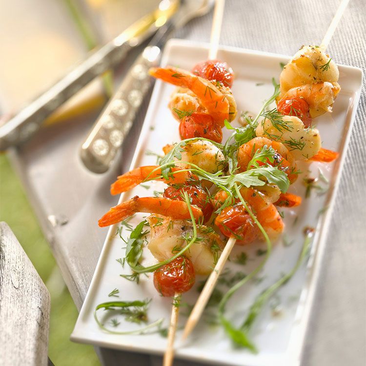 Brochetas de rape, gambas y tomates cherry Brochetas de rape, gambas y tomates cherry