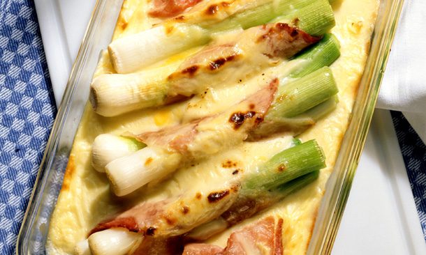 Puerros gratinados con jamón serrano Puerros gratinados con jamón serrano