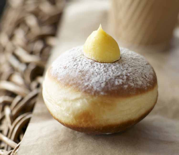 Berlina rellena de crema Berlina rellena de crema