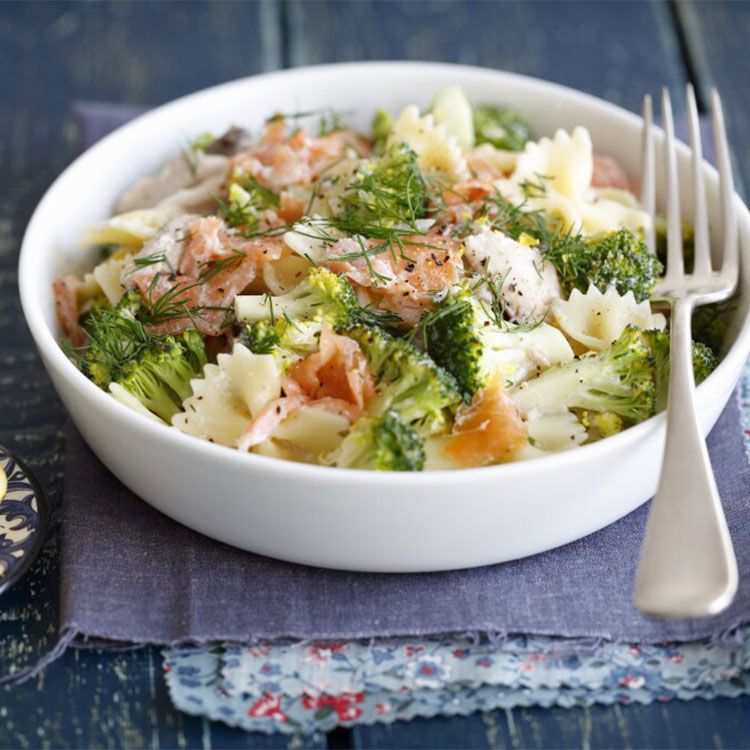 Ensalada de pasta con brócoli y ahumados Ensalada de pasta con brócoli y ahumados