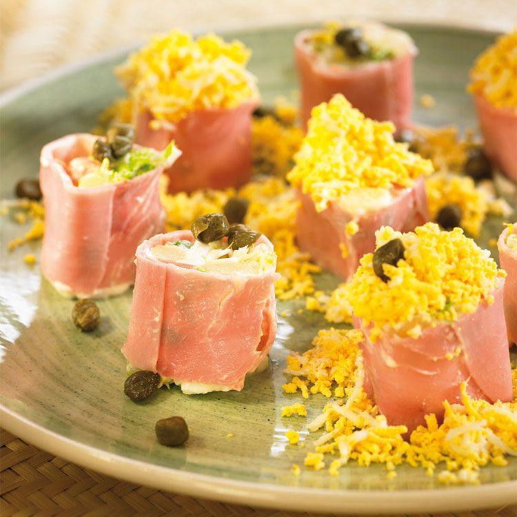 Rollitos de jamón rellenos de ensaladilla rusa Rollitos de jamón rellenos de ensaladilla rusa