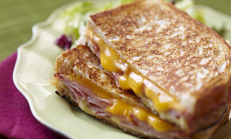 Sándwich mixto con Cheddar