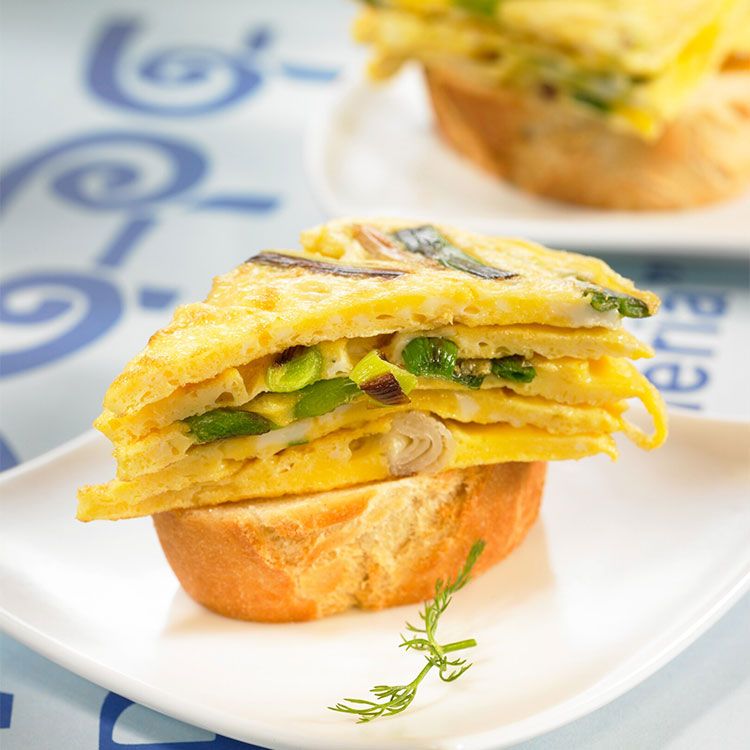Pincho de tortilla de ajos tiernos Pincho de tortilla de ajos tiernos