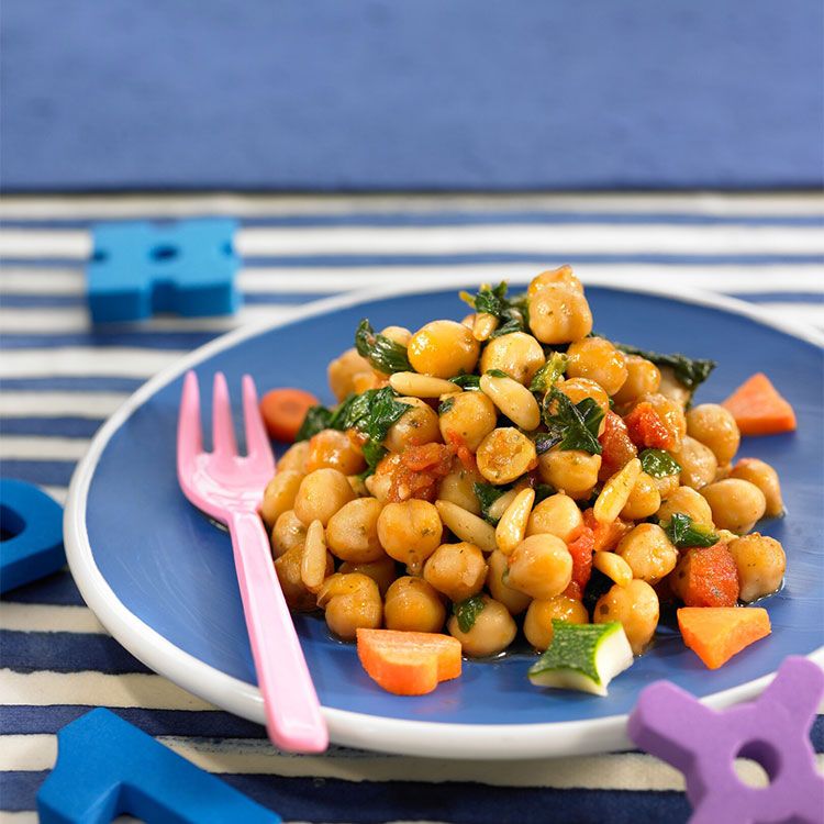Salteado de garbanzos con verduras y piñones Salteado de garbanzos con verduras y piñones