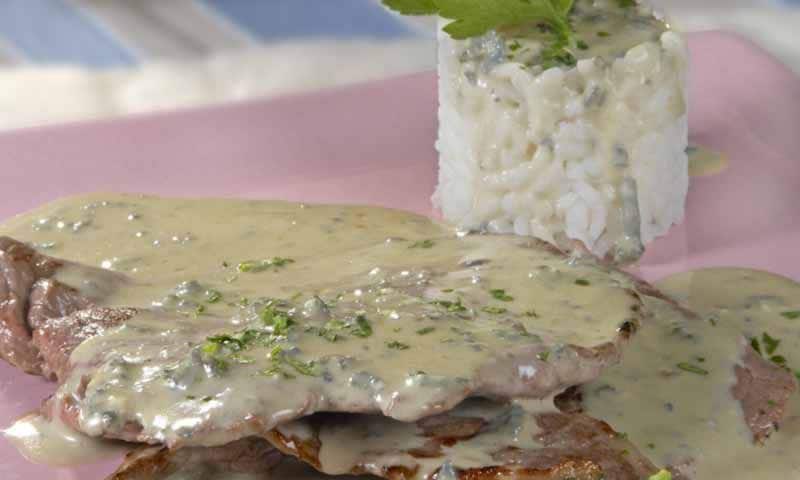 Escalopines de ternera con salsa de Cabrales
