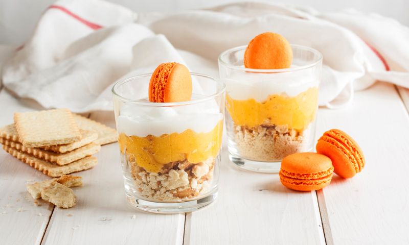 Postre de mango, mascarpone y macaron