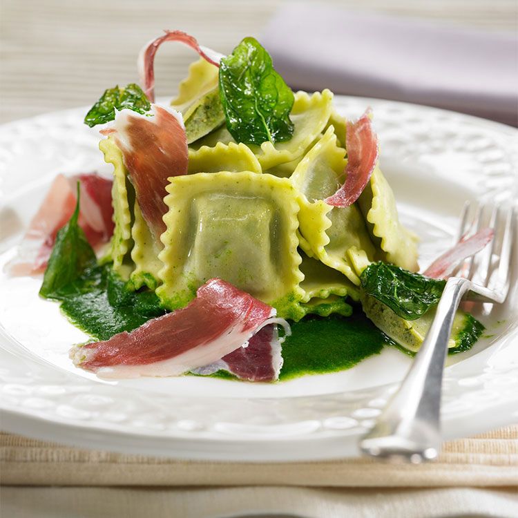 Raviolis de espinacas con jamón ibérico Raviolis de espinacas con jamón ibérico