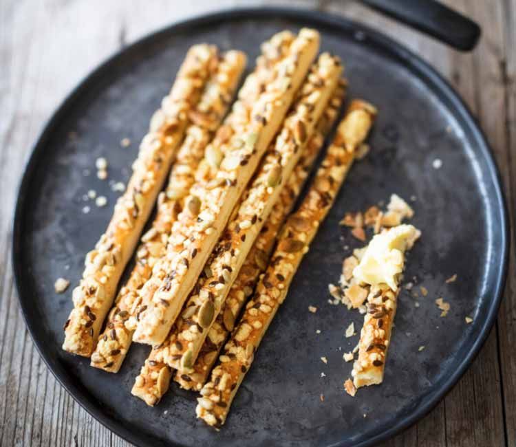 Bastoncitos con pipas de calabaza y girasol Bastoncitos con pipas de calabaza y girasol