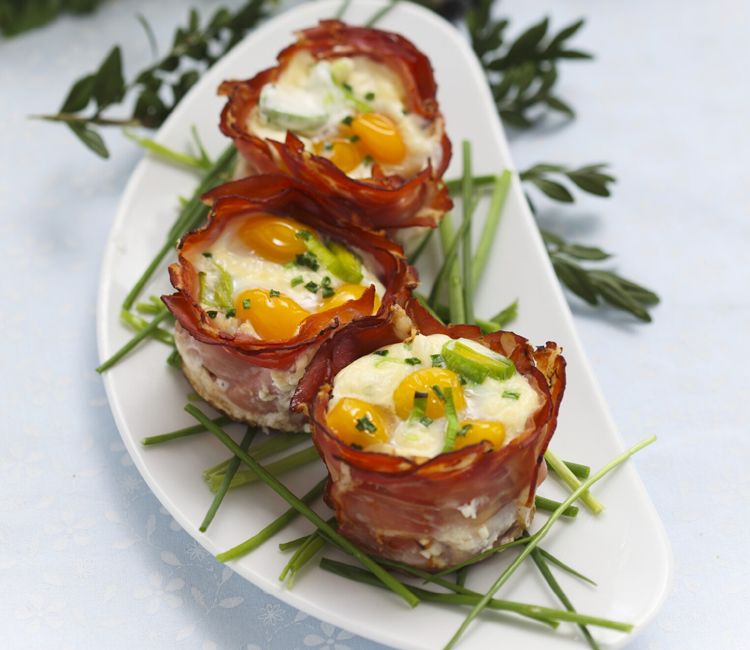 Cestitas de jamón con puré de patata y huevos de codorniz Cestitas de jamón con puré de patata y huevos de codorniz