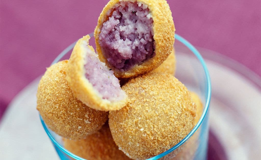 Croquetas de patata violeta