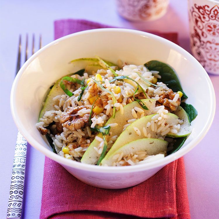 Ensalada de arroz con espinacas, pera y nueces Ensalada de arroz con espinacas, pera y nueces