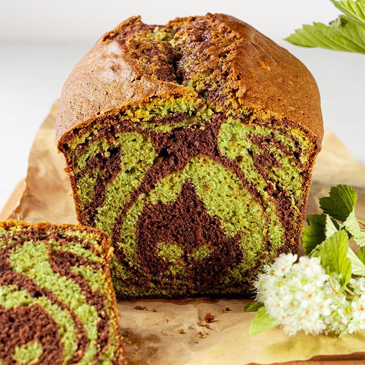 Bizcocho bicolor de chocolate y té matcha Bizcocho bicolor de chocolate y té matcha
