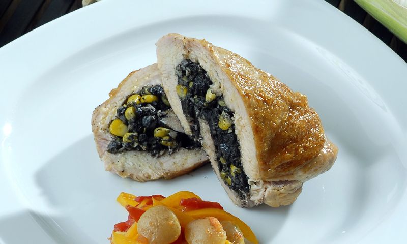 Pechugas de pavo rellenas de huitlacoche