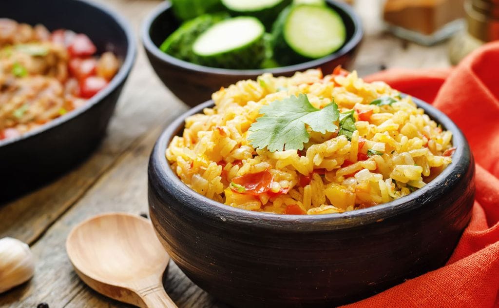 Arroz al azafrán con cilantro y curry