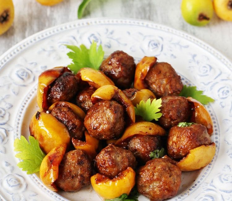 Albóndigas con nísperos Albóndigas con nísperos