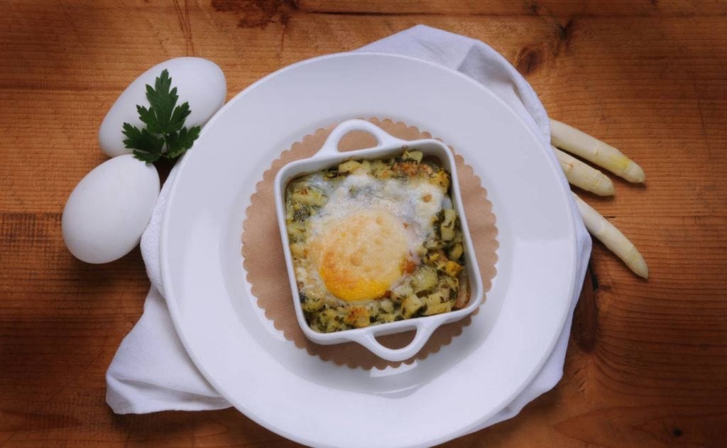 Huevos de ganso con verduras al horno