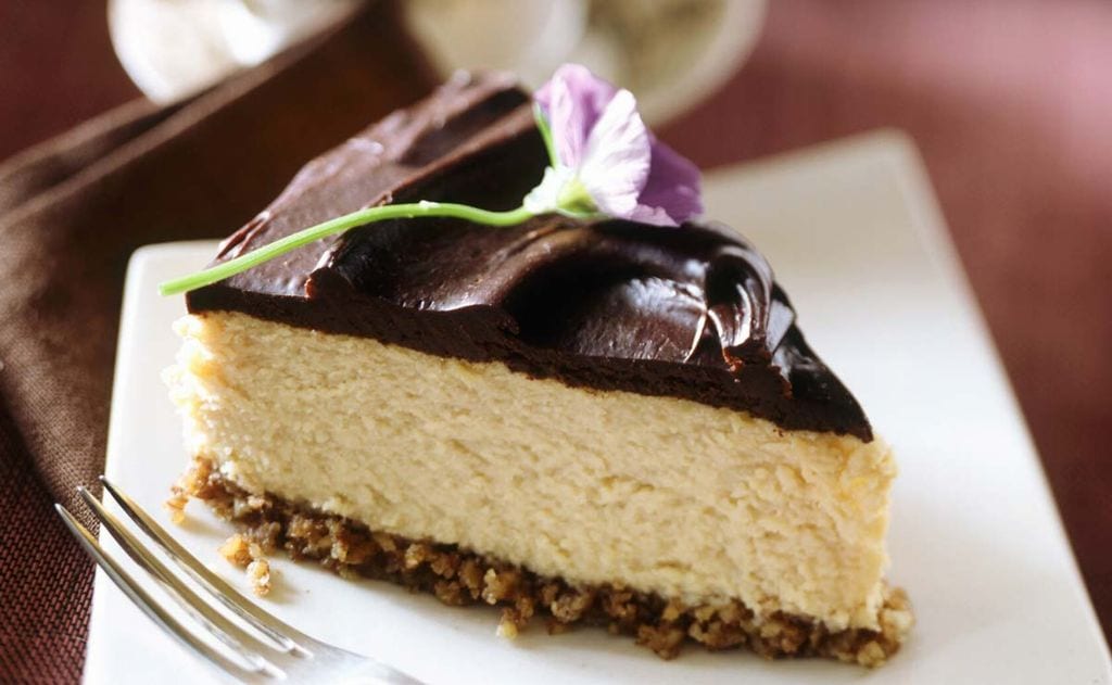 Tarta de queso con cobertura de chocolate