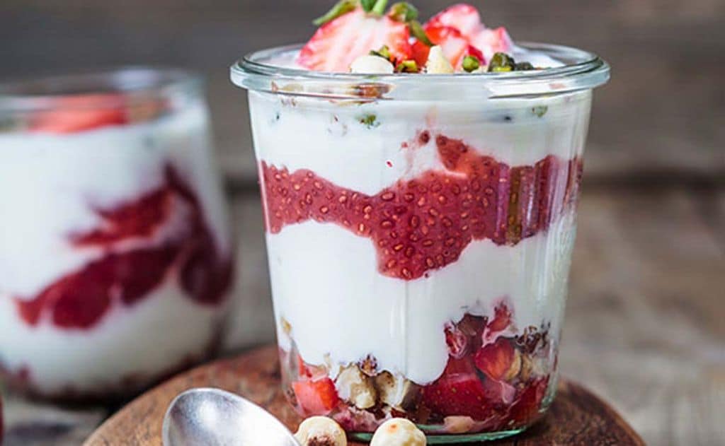 Vasitos de fresas y yogur