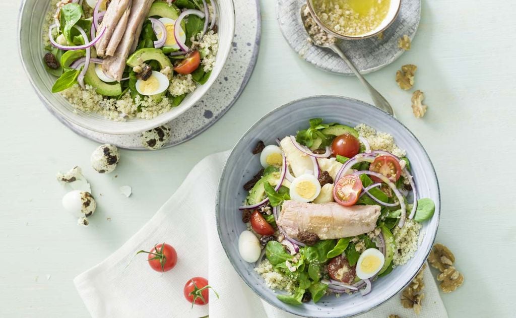 Ensalada de quinoa con espárragos blancos y ventresca de atún