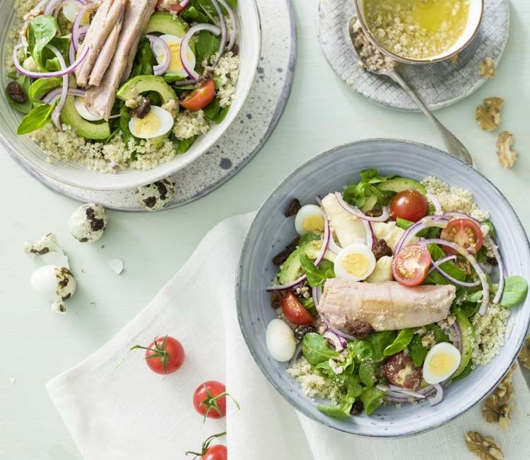 Ensalada de quinoa con espárragos blancos y ventresca de atún Ensalada de quinoa con espárragos blancos y ventresca de atún