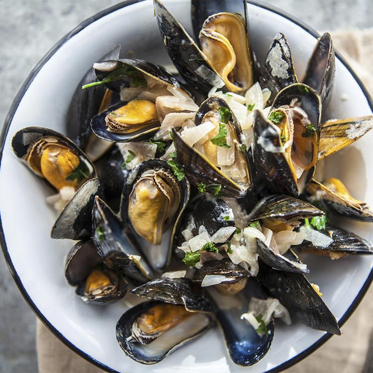 Mejillones en salsa de vino blanco Mejillones en salsa de vino blanco