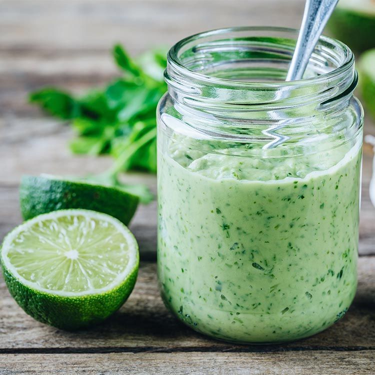 Salsa de aguacate, cilantro, lima y yogur Salsa de aguacate, cilantro, lima y yogur