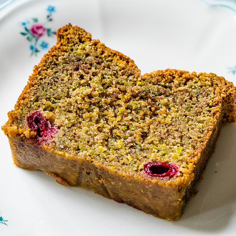Bizcocho de pistachos y cerezas Bizcocho de pistachos y cerezas