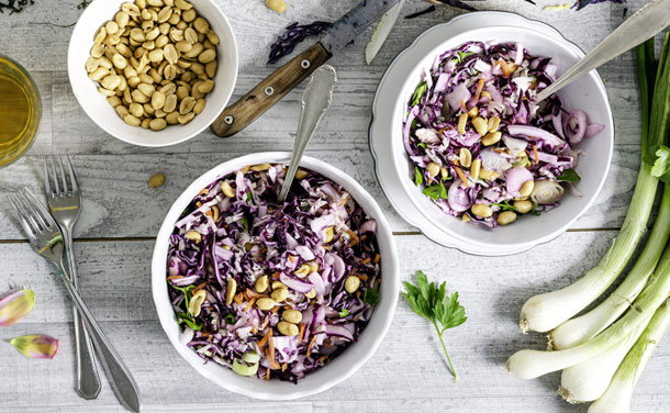 Ensalada 'morada' con cacahuetes Ensalada 'morada' con cacahuetes