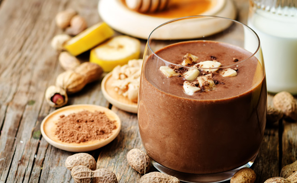 Batido de cacao, plátano y cacahuetes Batido de cacao, plátano y cacahuetes