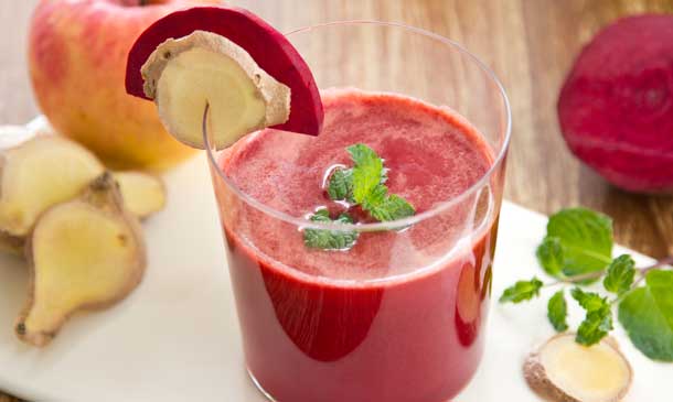 Zumo de remolacha y jengibre: sano, rico y lleno de color Zumo de remolacha y jengibre: sano, rico y lleno de color