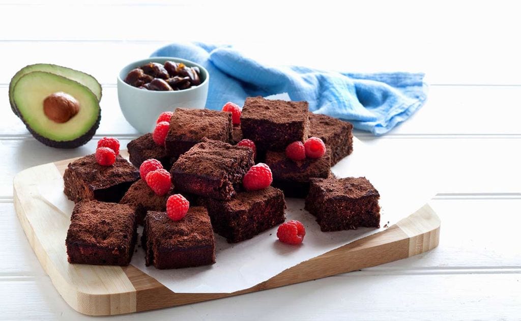 'Brownie' de aguacate y frambuesas