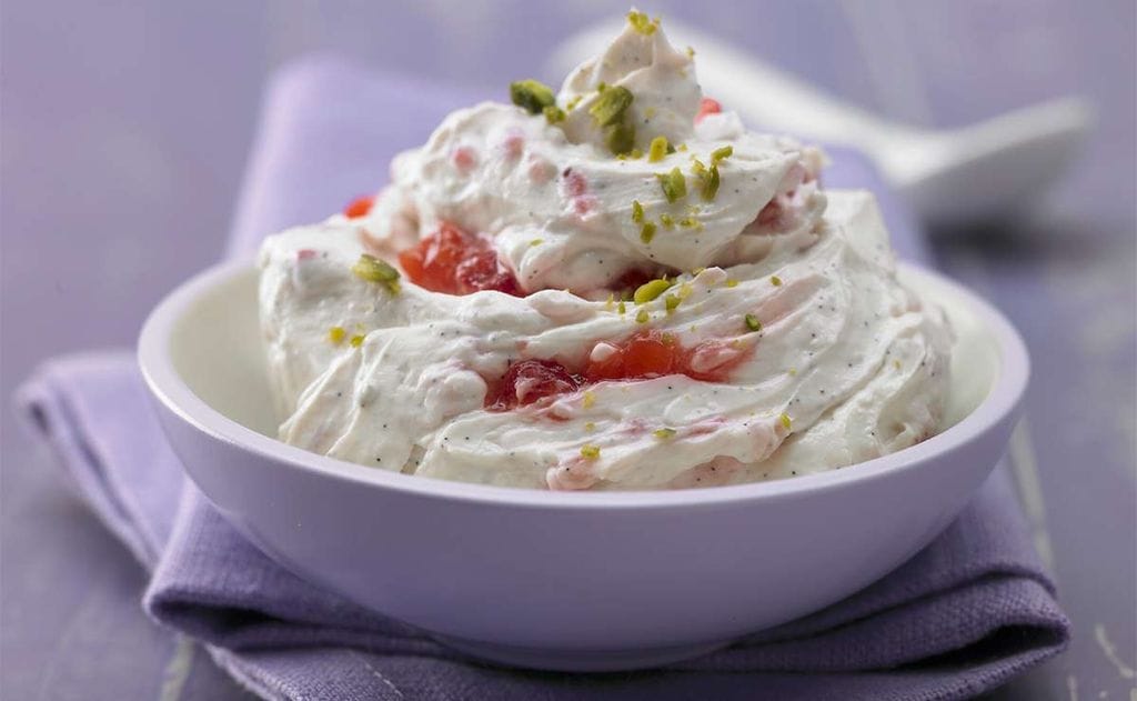 Crema de queso con frambuesa y pistacho