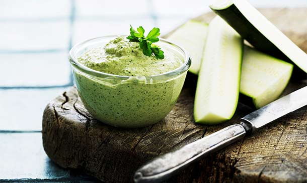 Hummus de calabacín con cilantro, una receta fácil y rápida de preparar Hummus de calabacín con cilantro, una receta fácil y rápida de preparar