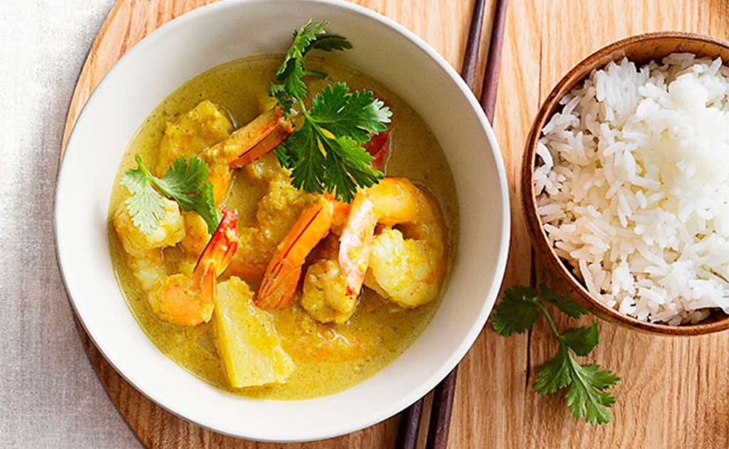 Curry suave de gambas con piña