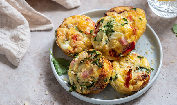 Muffins de jamón, queso y verduras ¡insuperables! Muffins de jamón, queso y verduras ¡insuperables!
