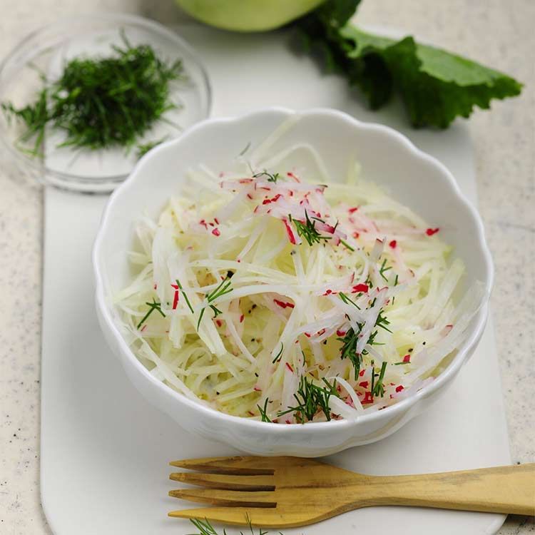 Ensalada de colinabo y rabanito al eneldo Ensalada de colinabo y rabanito al eneldo