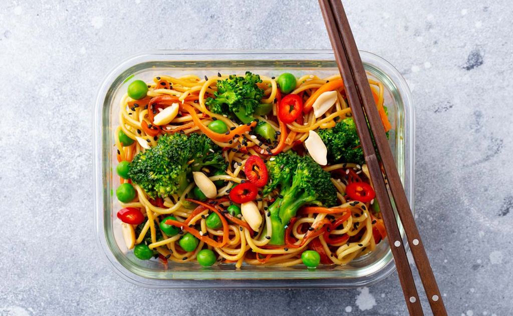 Pasta con brócoli, sésamo y chile