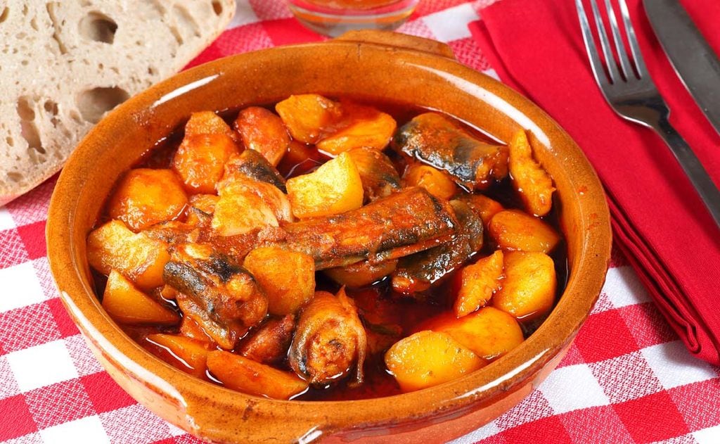 Anguila en 'all i pebre'