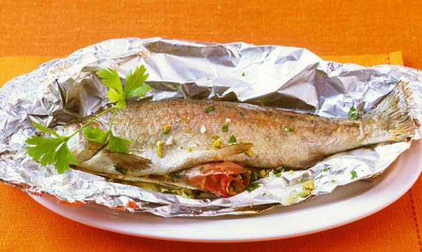 Trucha en papillote rellena de jamón y pistachos Trucha en papillote rellena de jamón y pistachos