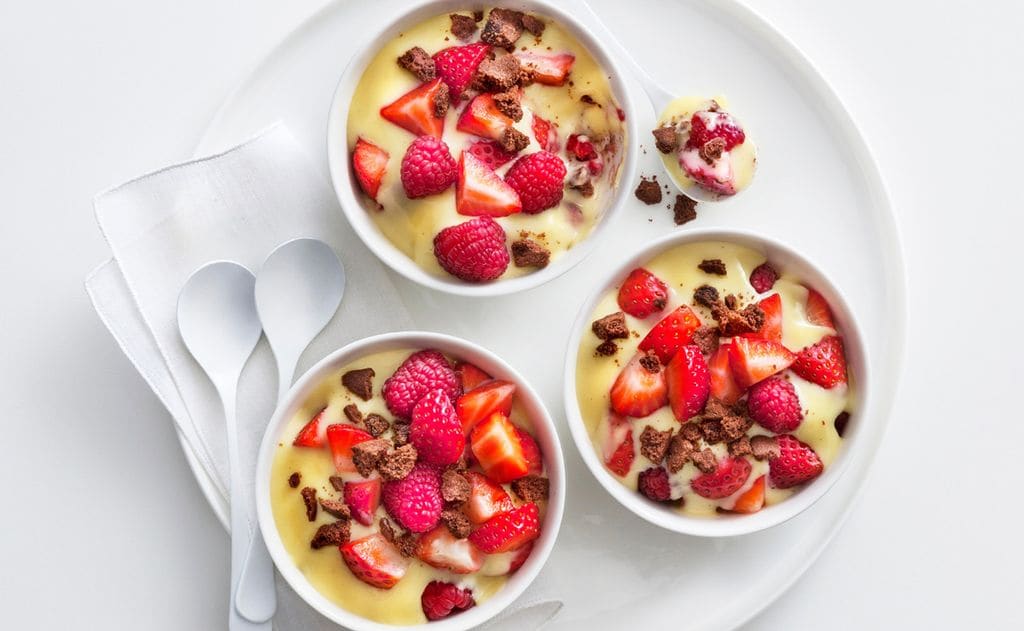 Crema de limón con frutos rojos