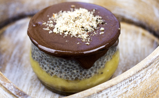 'Pudding' de chía, plátano y crema casera de cacao y avellanas 'Pudding' de chía, plátano y crema casera de cacao y avellanas