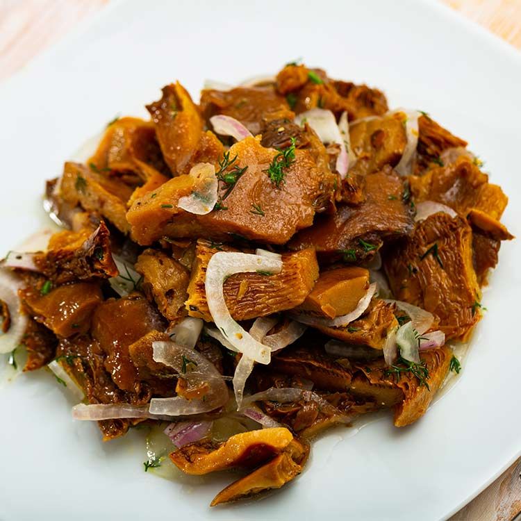 Níscalos con cebolla en escabeche