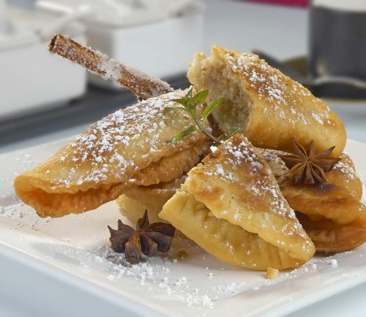 Empanadillas rellenas de manzana y nueces Empanadillas rellenas de manzana y nueces